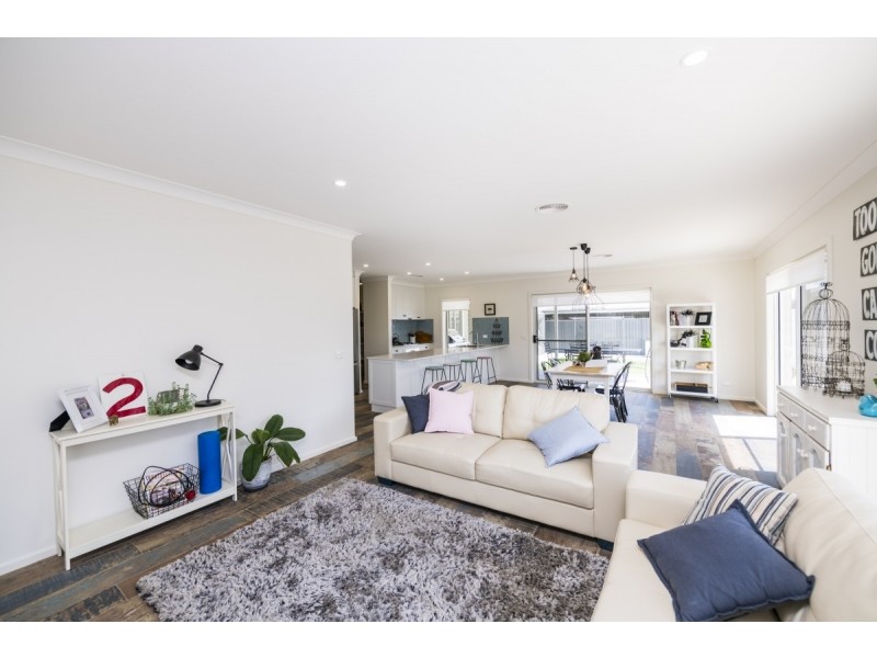 21 Nellie Street, Googong NSW 2620