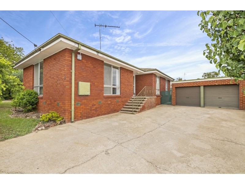 5 Ullamulla Crescent, Queanbeyan NSW 2620