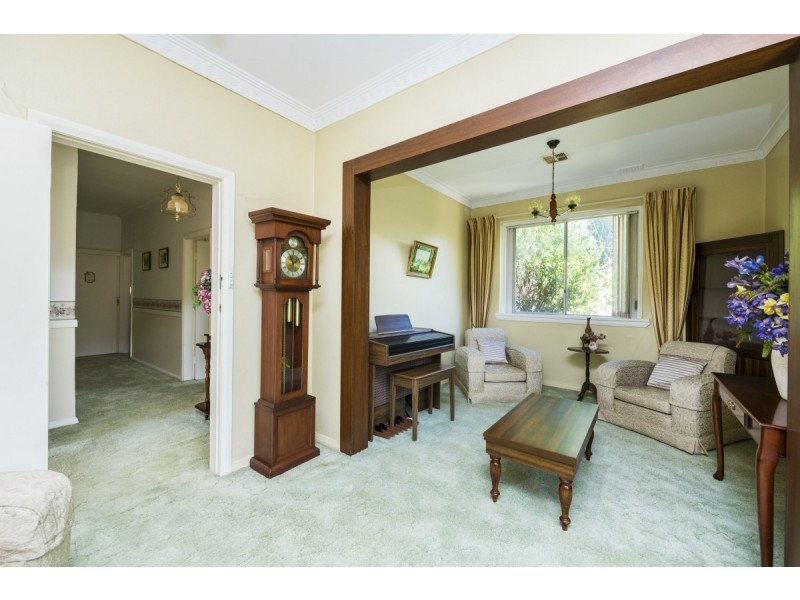 15 Blackall Avenue, Queanbeyan NSW 2620