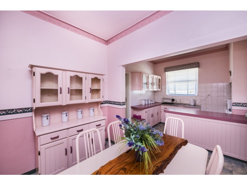 15 Blackall Avenue, Queanbeyan NSW 2620