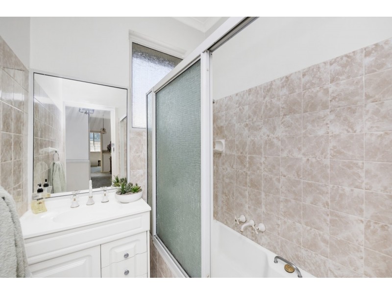 15 Blackall Avenue, Queanbeyan NSW 2620