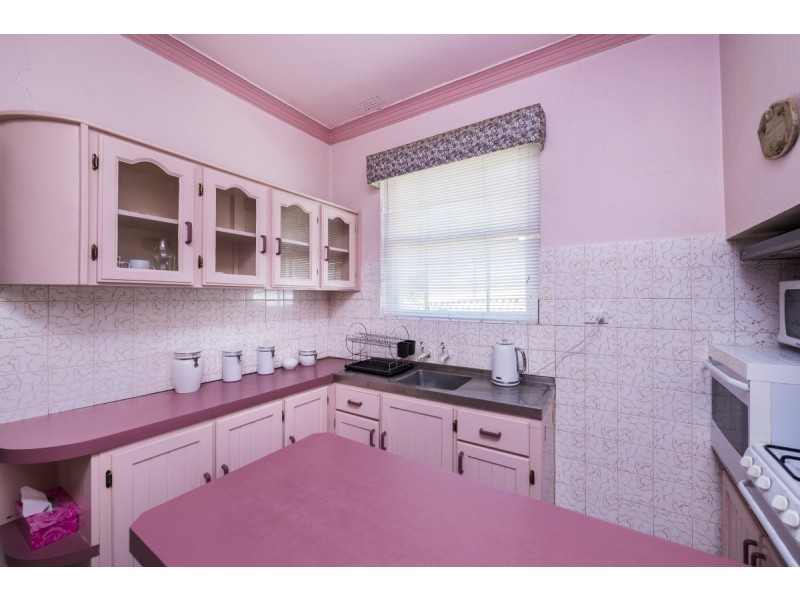 15 Blackall Avenue, Queanbeyan NSW 2620