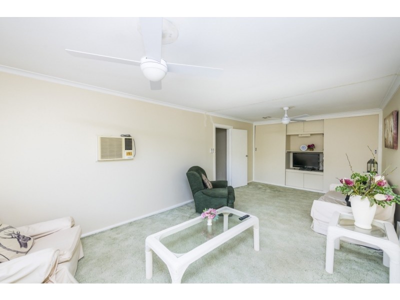 15 Blackall Avenue, Queanbeyan NSW 2620