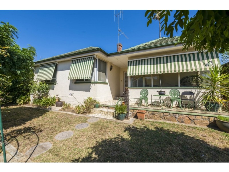15 Blackall Avenue, Queanbeyan NSW 2620