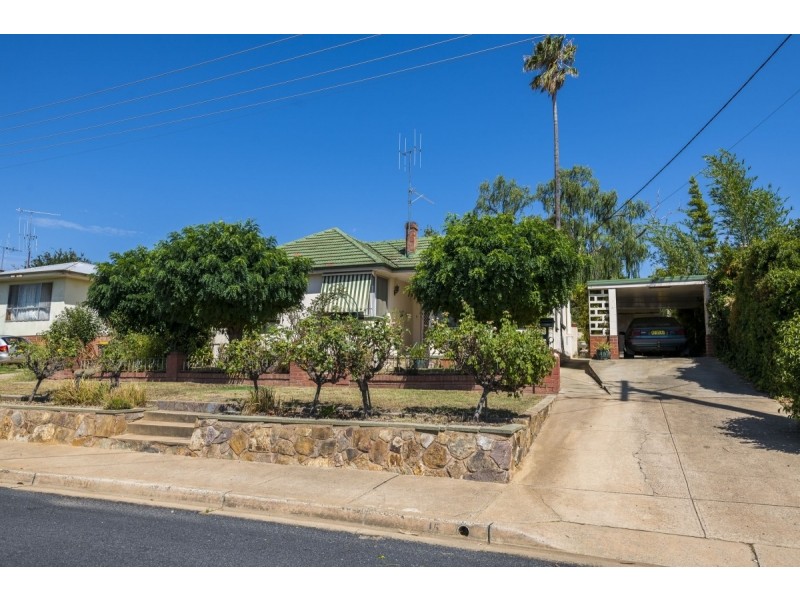 15 Blackall Avenue, Queanbeyan NSW 2620