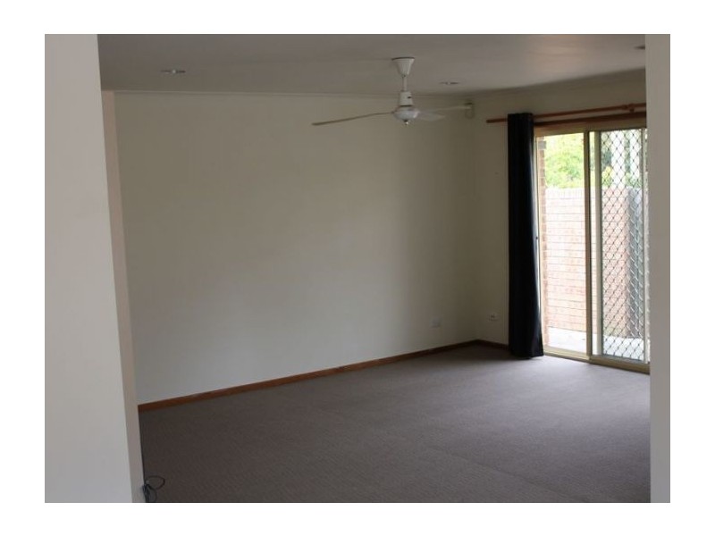 6/9 Walker Crescent, Jerrabomberra NSW 2619