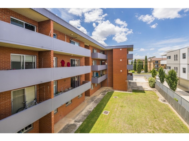 20/11 Crest Road, Queanbeyan NSW 2620