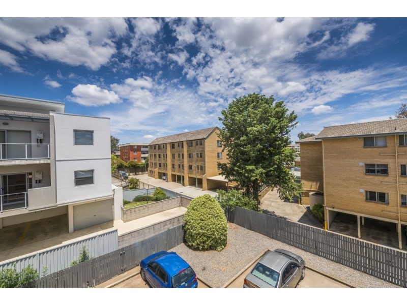 20/11 Crest Road, Queanbeyan NSW 2620