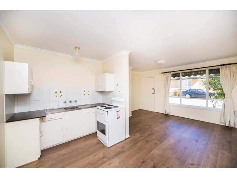 2/71 Tharwa Road, Queanbeyan NSW 2620