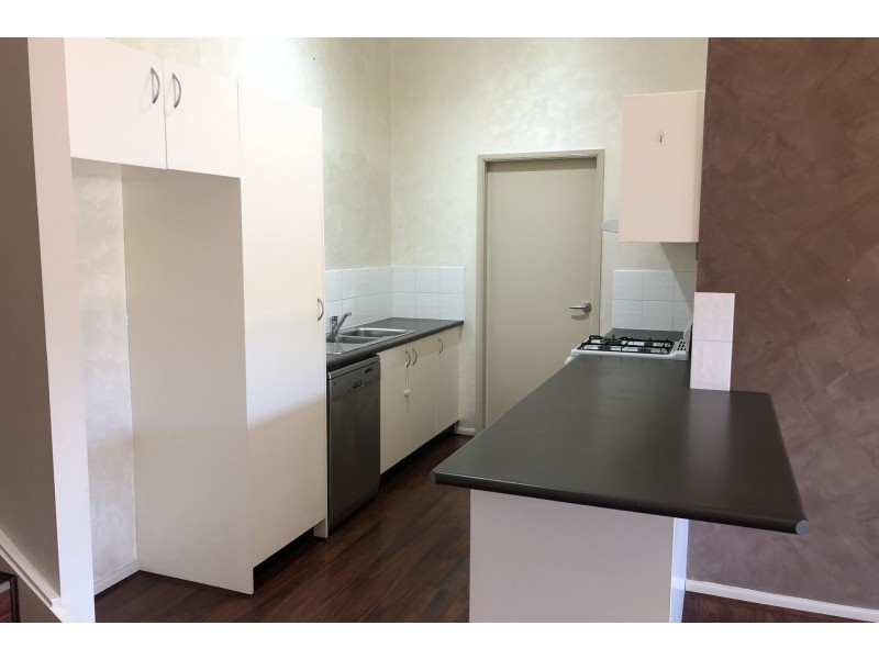 2/6 Doeberl Place, Queanbeyan NSW 2620