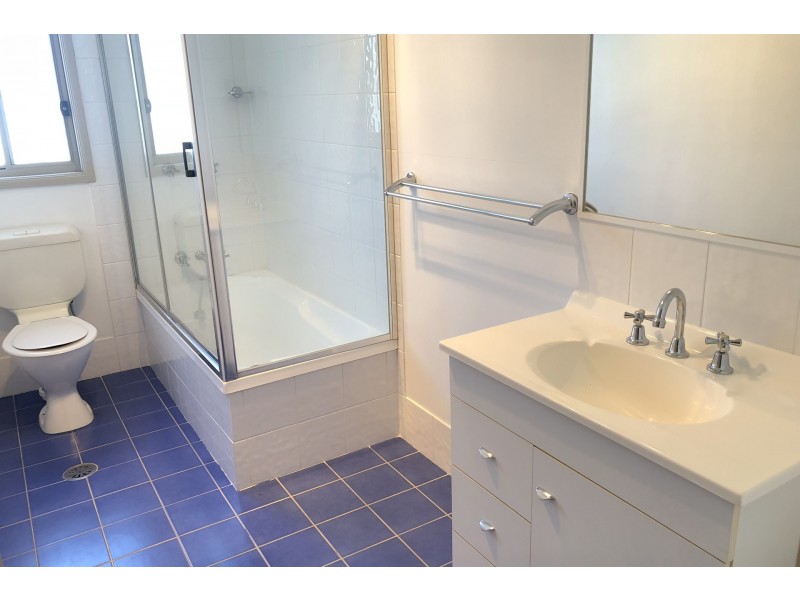 2/6 Doeberl Place, Queanbeyan NSW 2620