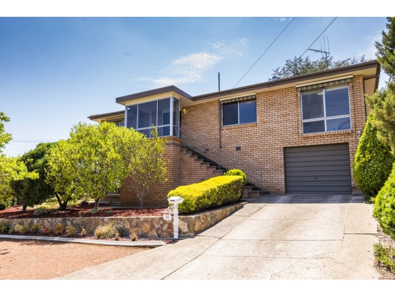 64 Pindari Crescent, Queanbeyan NSW 2620