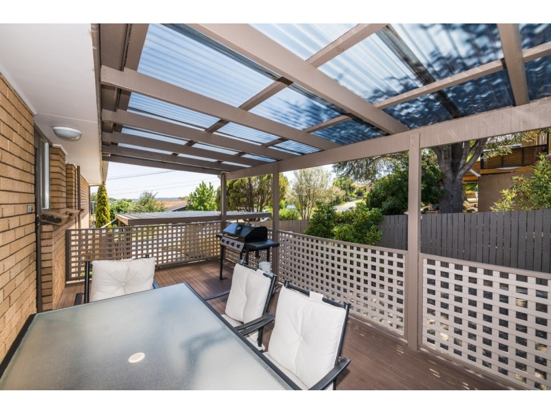 64 Pindari Crescent, Queanbeyan NSW 2620