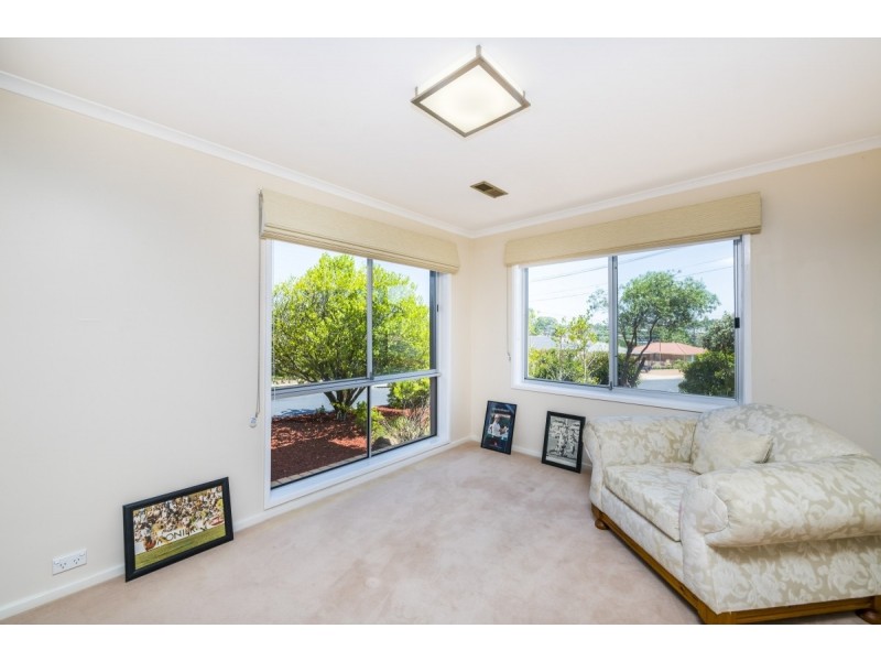 64 Pindari Crescent, Queanbeyan NSW 2620