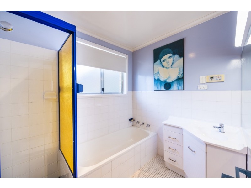 64 Pindari Crescent, Queanbeyan NSW 2620