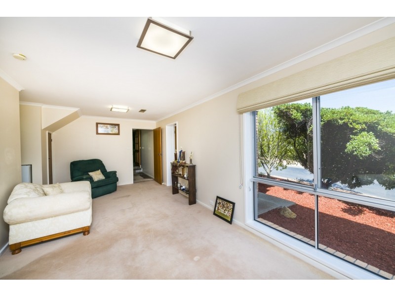 64 Pindari Crescent, Queanbeyan NSW 2620