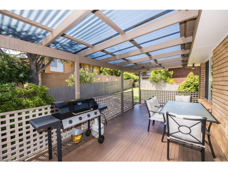 64 Pindari Crescent, Queanbeyan NSW 2620