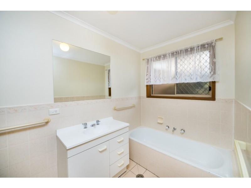 12/23 Elm Way, Jerrabomberra NSW 2619