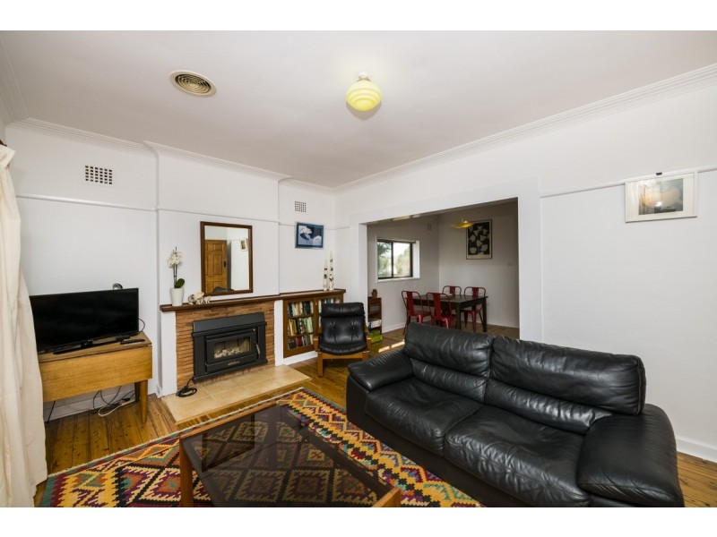 26 The Crescent, Queanbeyan NSW 2620