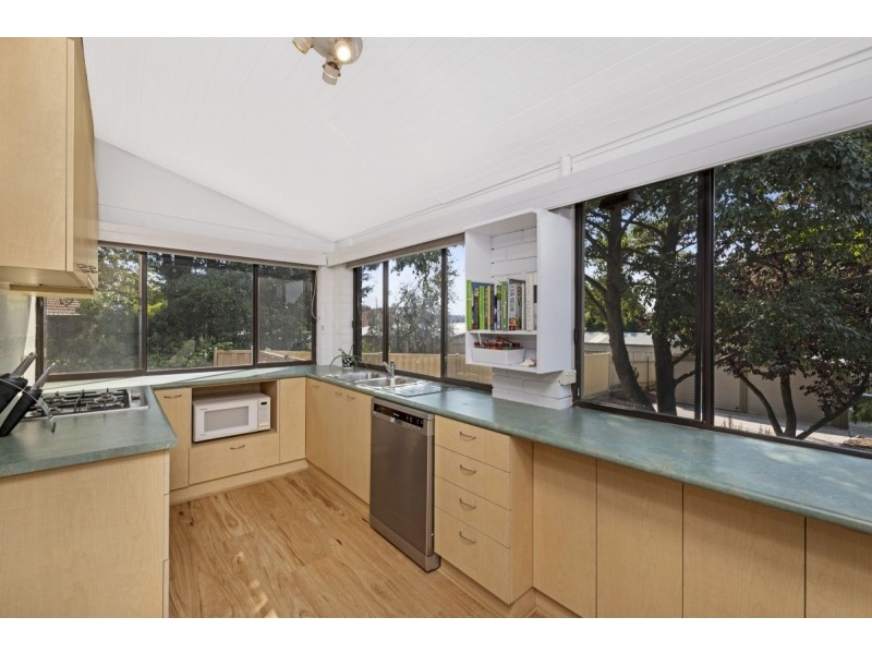 26 The Crescent, Queanbeyan NSW 2620
