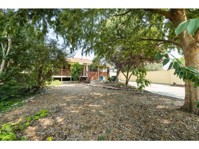 26 The Crescent, Queanbeyan NSW 2620