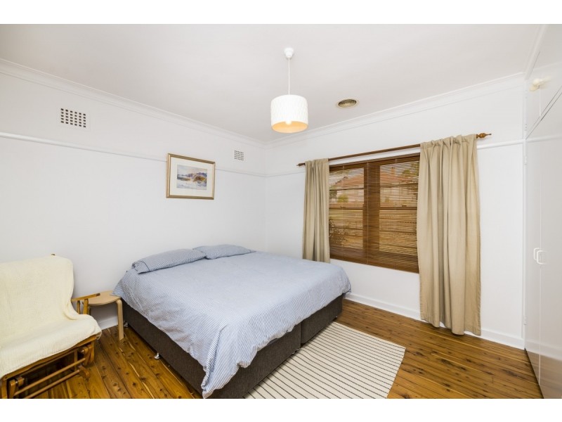 26 The Crescent, Queanbeyan NSW 2620