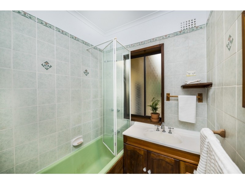 26 The Crescent, Queanbeyan NSW 2620