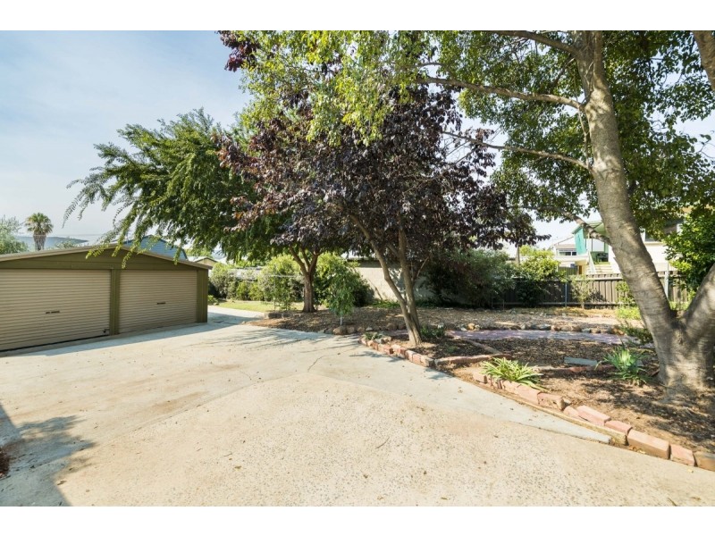 26 The Crescent, Queanbeyan NSW 2620