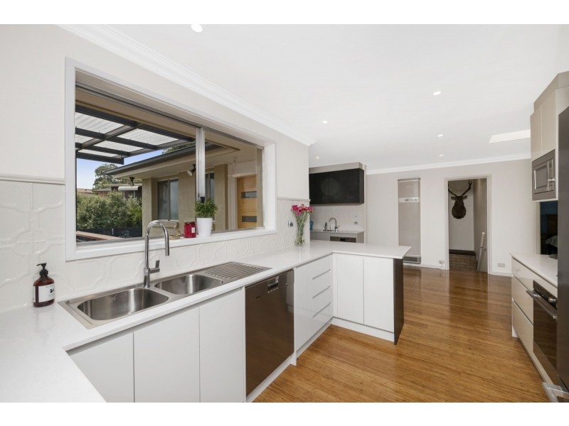 16 Ullamulla Crescent, Queanbeyan NSW 2620