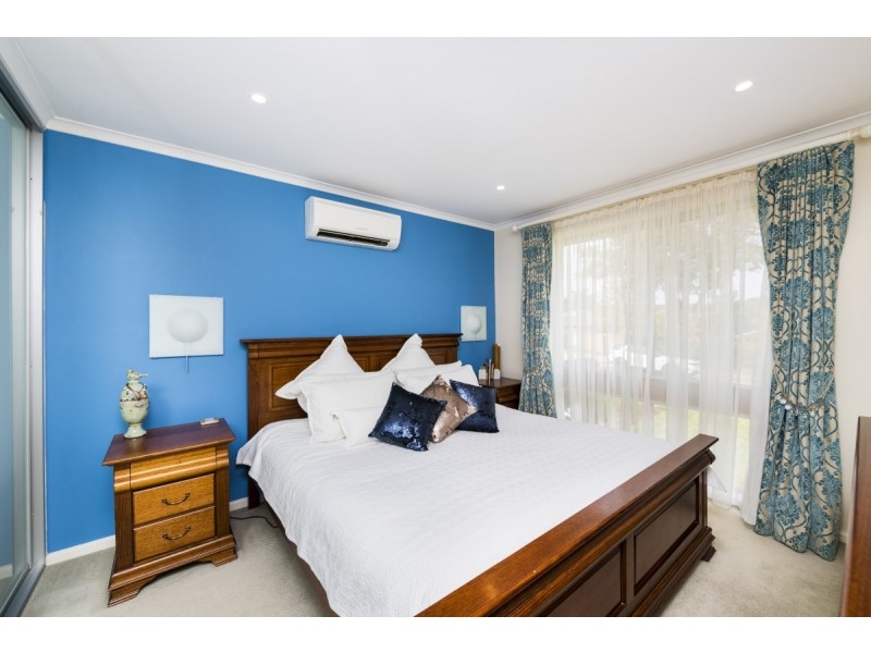 16 Ullamulla Crescent, Queanbeyan NSW 2620