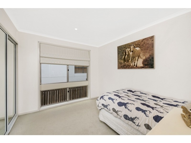 16 Ullamulla Crescent, Queanbeyan NSW 2620