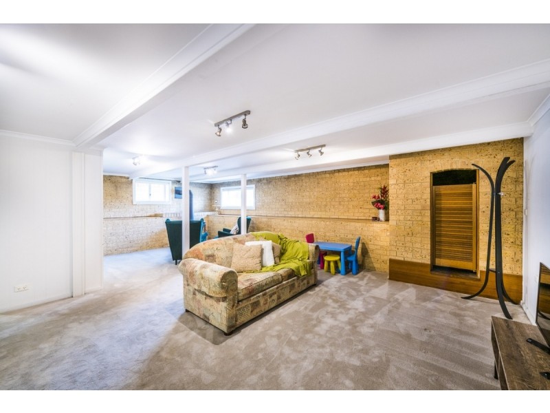 16 Ullamulla Crescent, Queanbeyan NSW 2620