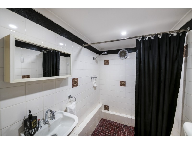 16 Ullamulla Crescent, Queanbeyan NSW 2620