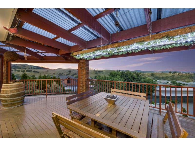 4 Balladonia Place, Jerrabomberra NSW 2619