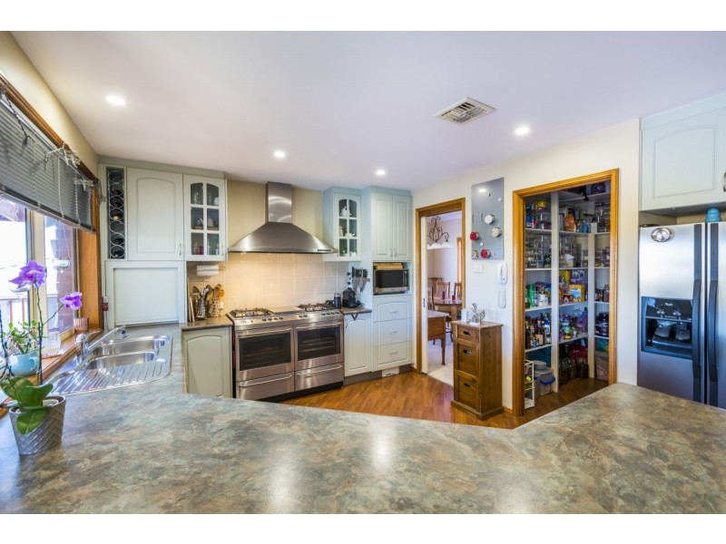 4 Balladonia Place, Jerrabomberra NSW 2619