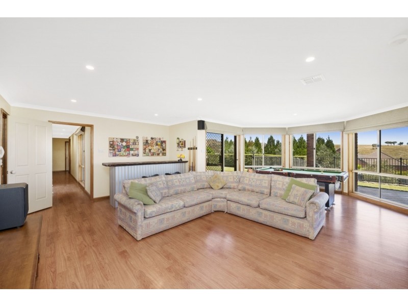 4 Balladonia Place, Jerrabomberra NSW 2619