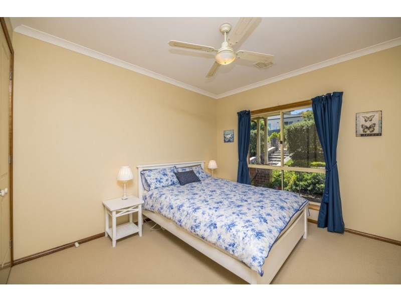 4 Balladonia Place, Jerrabomberra NSW 2619