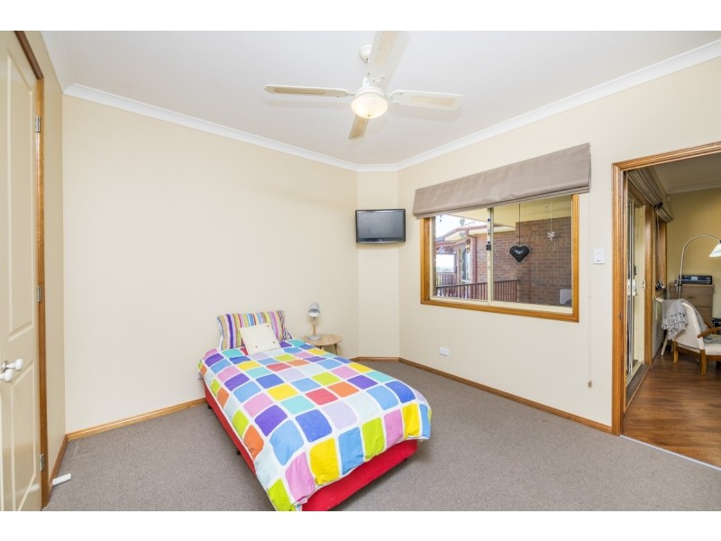 4 Balladonia Place, Jerrabomberra NSW 2619