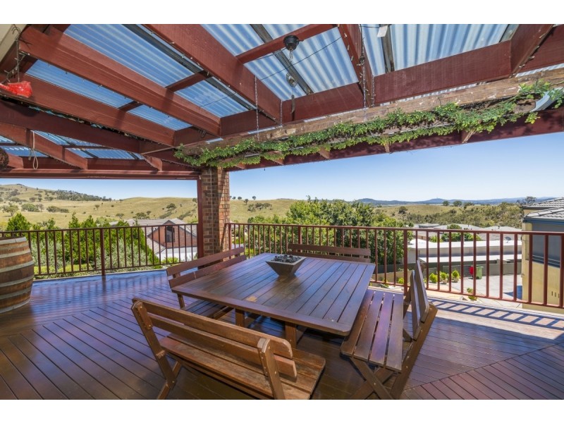 4 Balladonia Place, Jerrabomberra NSW 2619