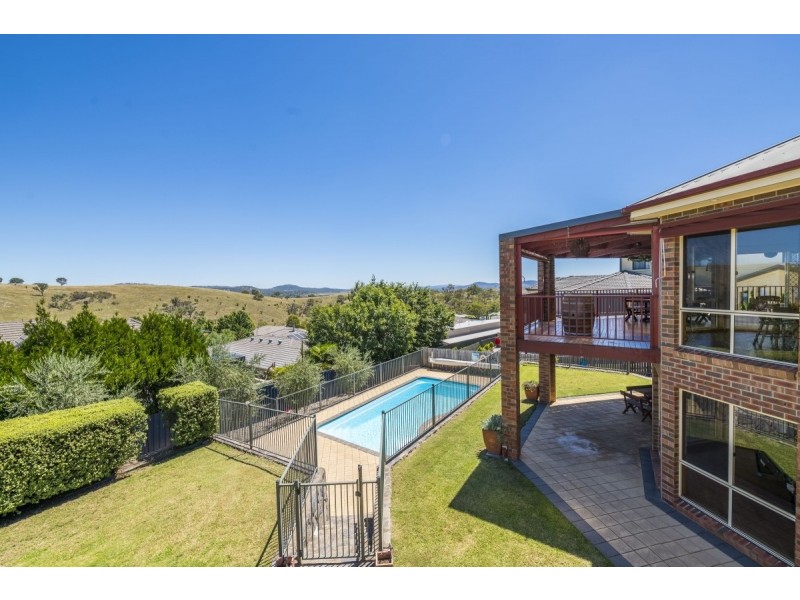 4 Balladonia Place, Jerrabomberra NSW 2619