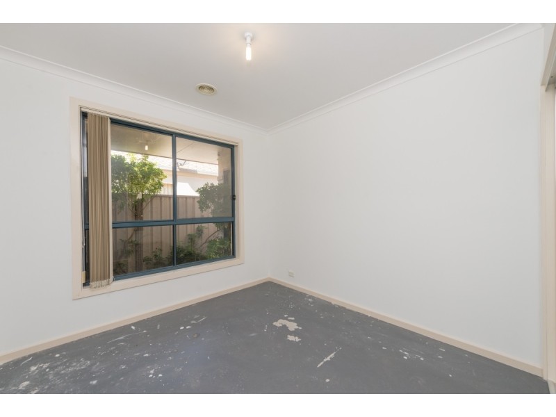 27 Bayside Court, Jerrabomberra NSW 2619