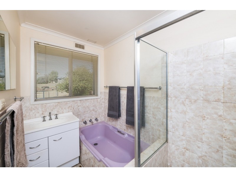 29 Christopher Crescent, Queanbeyan NSW 2620