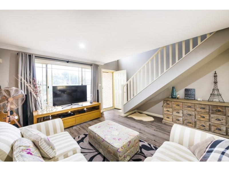 4/25 Uriarra Road, Queanbeyan NSW 2620