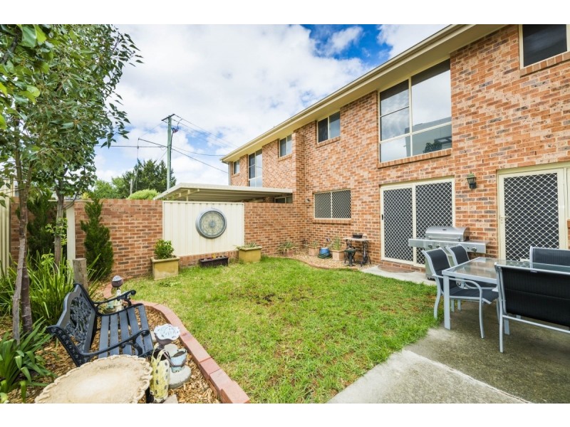 4/25 Uriarra Road, Queanbeyan NSW 2620