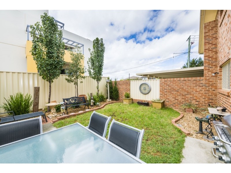 4/25 Uriarra Road, Queanbeyan NSW 2620