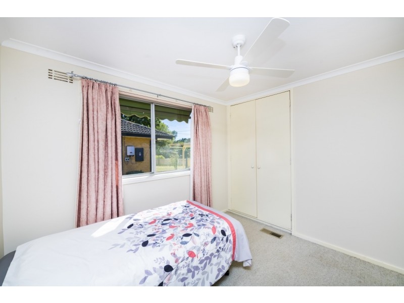 27 Woodger Parade, Queanbeyan NSW 2620