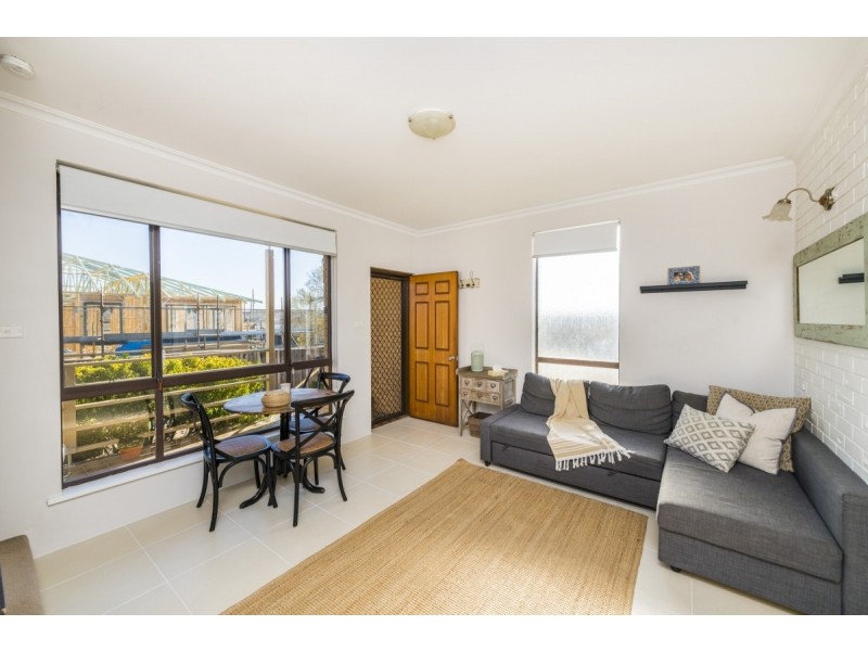 1/27 Mowatt Street, Queanbeyan NSW 2620