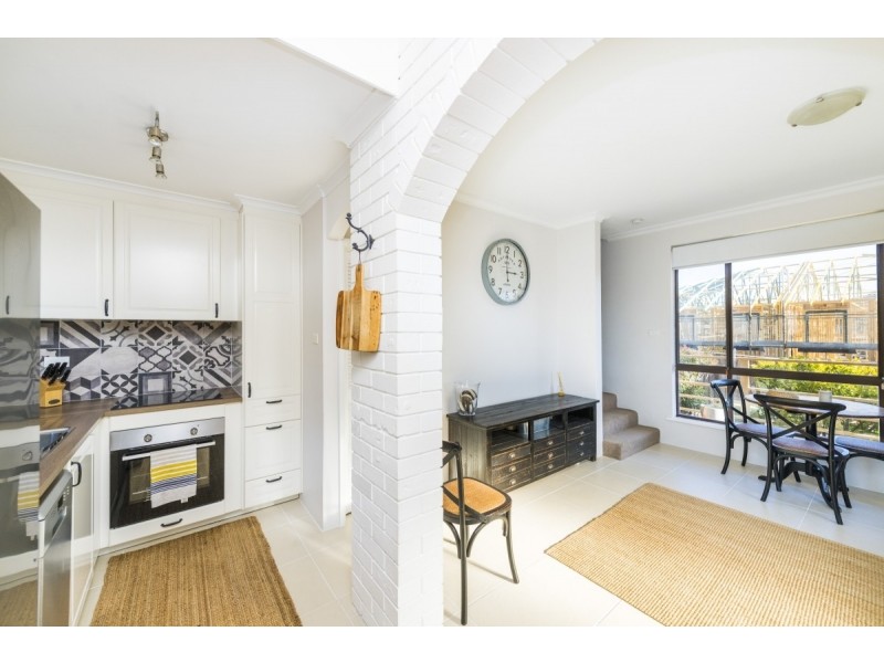 1/27 Mowatt Street, Queanbeyan NSW 2620