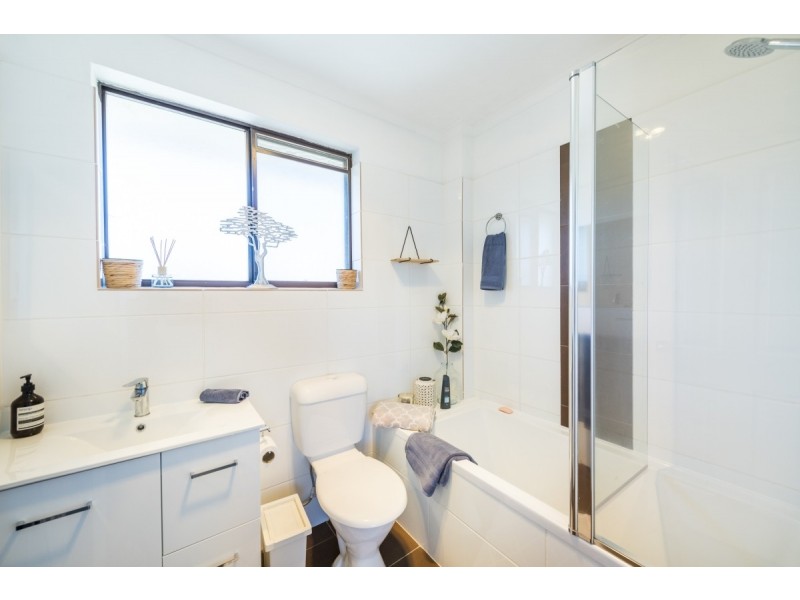 1/27 Mowatt Street, Queanbeyan NSW 2620