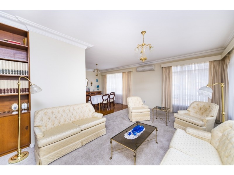 33 Ernest Street, Queanbeyan NSW 2620